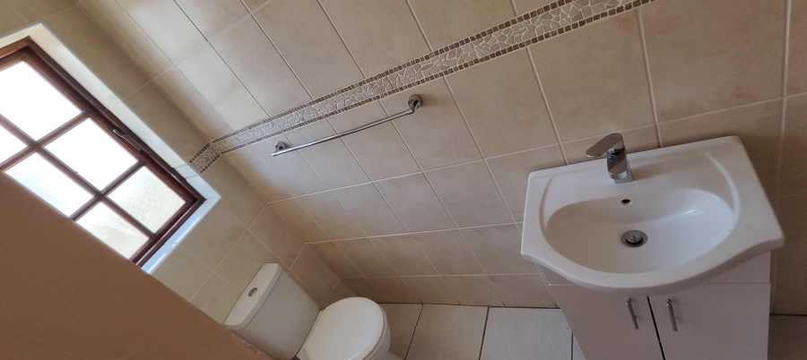 To Let 4 Bedroom Property for Rent in Newton Park Eastern Cape